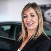 100+ perfiles de «Chari»