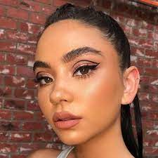 120 Makeup Ideas That Are Trending Right Now In 2020 Creative Makeup Looks Skin Makeup Makeup Looks