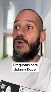 Qué chisme quieren que suelte Johnny Roper de Los Gordos Podcast?
