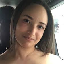 Carrie Washington (@c_r_washington)