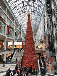 Xmas 2017 Eaton Centre The Tallest Xmas Tree 150 Ft Eaton Centre Street View Views