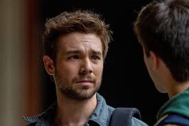 Carlos Cueva da puñalada trapera a Merlí tras desvelar nueva serie  (increíble)