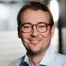 I'm thrilled to share that I've been promoted to Partner at Bain & Company. 