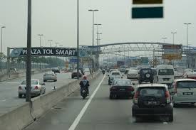 Salak selatan is situated 790 metres southeast of plaza toll smart sungai besi. Plaza Tol Smart Mapio Net