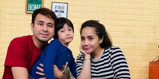 Nagita slavina mariana tengker, atau yang lebih dikenal sebagai nagita slavina (lahir di jakarta, 17 februari 1988; Pernah Tolak Raffi Ahmad Ternyata Ini Alasan Nagita Slavina Merdeka Com