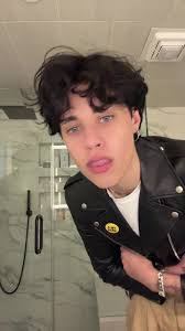 Ryan Harbison's Instagram, Twitter & Facebook