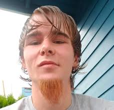 Hi there I'm looking for my big brother hed be about 40 now I think he was  born in lanark William smellie hospital he was born to my mum Ann gratton  his