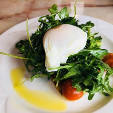 This California Girl Loves Avocado Toast Qmeats Food Avocado Toast Eggs Benedict