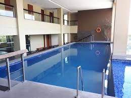 Hotel ini berada di jl. Kolam Renang Luxton Hotel Bandung Akwnulis