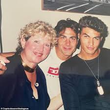 Before marrying lisa bonet, aquaman's jason momoa was engaged to baywatch and mcleod's daughter star simmone mackinnon. Caprice Bourret Ist Mutter Verzweifelt Versucht Um Ihr Mit Baywatch Co Star Jason Momoa Aktuelle Boulevard Nachrichten Und Fotogalerien Zu Stars Sternchen