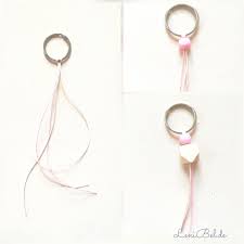Auch als geschenkanhänger oder gar als baumschmuck macht sich dieser kleine weihnachtsmann sehr gut. Schlusselanhanger Diy Mit Holzperlen Und Nagellack