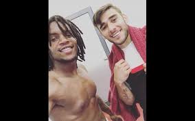 Renato lived a rather tough life as a child, growing up in the impoverished neighborhood of musgueira. Renato Sanches Mostra Quem E O Homem Da Sua Vida Vip Pt