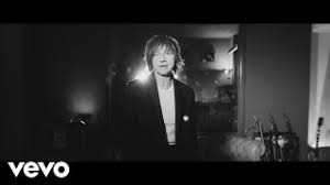 Skitarrate per suonare la tua musica, studiare scale, posizioni per chitarra, cercare, gestire, richiedere e inviare accordi, testi e spartiti. Gianna Nannini Accordi E Testi