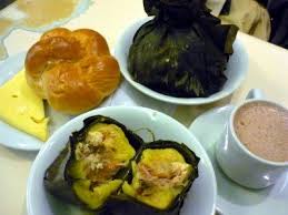 Esta sopa, emblemática como el ajiaco pero menos conocida, es una preparación a base de huevo y leche. Costumbres Y Tradiciones De Bogota Comida Tipica Recetas Desayuno Comida Comida Colombiana