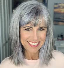 Die besten 25+ kurze bob frisuren ideen auf pinterest kurze. 1001 Top Frisuren Fur Frauen Ab 50 Um Elegant Und Jung Auszusehen