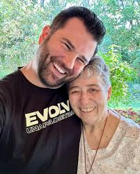 I couldn't let my Cincinnati trip get too far behind me without documenting  this moment. I had the chance to meet with my highschool theatre director  and teacher for breakfast, and some