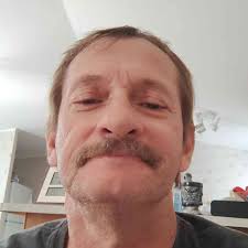 Can someone with a 5th wheel hitch tow our trailer to Phillips RV park near  Evanston?