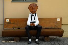 Dichter Denkmal Loriots Knollennasenmannchen In Brandenburg An Der Havel Buechersammler Denkmal Brandenburg Loriot