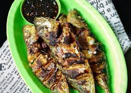 Dengan menggunahan bahan utama ikan gurame yang masih segar dan berukuran besar, kami akan memasaknya dengan cara dibakar dan dibumbui dengan bumbu kecap sehingga. Resep Ikan Bakar