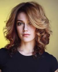 Jika anda ingin mempertahankan rambut panjang namun memberikan kesan tebal dan berlapis, anda dapat mencoba potongan rambut layer di rumah. Potongan Rambut Untuk Rambut Ikal 15 Pilihan Untuk Rambut Panjang Pendek Dan Panjang