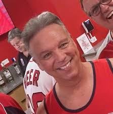 Who is the current bass player touring with Journey?