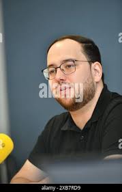 Saarlands AfD-Landeschef Carsten Becker bilanziert die Wahlergebnisse am  Montag 10.6.2024 vor der Landespressekonferenz im