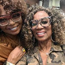 Terri Lowry's Instagram, Twitter & Facebook