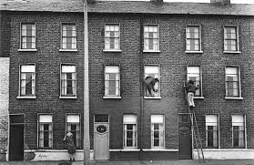 Earl Street. Belfast. 1974. (© Martin Nangle)