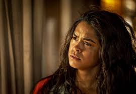 Amor de Mãe: livre, Sandro revolta Érica e volta para o crime