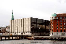 Danmarks nationalbank (in danish often simply nationalbanken) is the central bank of the kingdom of denmark. Datei Danmarks Nationalbank From North Jpg Wikipedia