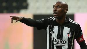 Kanadalı orta saha oyuncusu atiba hutchinson ile beşiktaş 2 yıllık anlaşma imzaladı. Besiktas Ta Atiba Hutchinson Hayran Birakmaya Devam Ediyor Spor Haberi