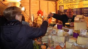 Tous les commerces sont par ailleurs autorisés à ouvrir, dans le. Noyon Le Village De Noel Maintenu Avec 24 Stands La Patinoire Annulee