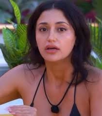 Leah Riddle Me This Love Island