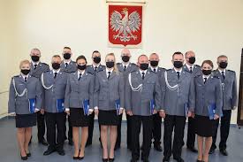 Awanse na wyższe stopnie policyjne otrzymali wczoraj. Zdjecia Swieto Policji W Kutnie W Dobie Koronawirusa Funkcjonariusze Otrzymali Awanse