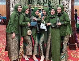 Baju staf pmi putih bahan drill. Inspirasi Model Baju Batik Kerja Wanita Radea