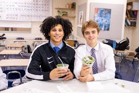 Ms. Capozzi's Upper School Nutritional Science students have recently  welcomed guest lecturer and Loco Taqueria's Executive Chef Anthony Ciancio.  Students are learning to prepare nutrient-dense meals and analyzing how  this fuel affects