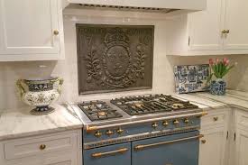 Provenant De Https Www Plaque De Cheminee Fr Plaque De De Cheminee Comme Dosseret De Cuisine P Cuisines Toscanes Design De Cuisine Moderne Dosseret Cuisine