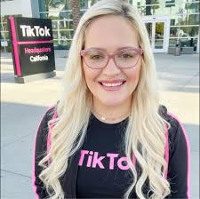 What are some reliable cleaning services in Loveland, Colorado?