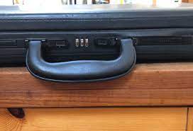 How do you unlock the president's briefcase? Presto Briefcase Won T Open I M Fairly Sure I Ve Found The Correct Combination After Googling How To Open One Of These However Still No Luck With It Is There Way To Get It