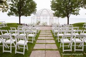Scarborough Hunt Club A Lovely And Quaint Indoor Outdoor Wedding Venue Overlooking Scarborough Bluffs And Lake On Outdoor Wedding Venues Outdoor Decor Outdoor
