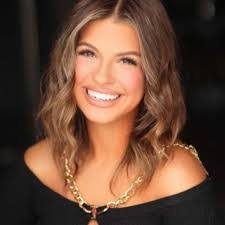 Abigail Bachman's Instagram, Twitter & Facebook