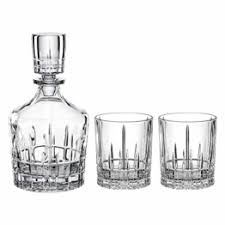 This set contains 4 pieces punk whisky tumblers. Whisky Karaffen Grosse Auswahl Glaskaraffen Fur Whisk E Y Im Uberblick