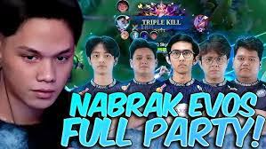 Julian Oke's Instagram, Twitter & Facebook