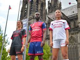 Calendrier, scores et resultats de l'equipe de foot de clermont calendrier des matchs en direct de clermont foot. Les Maillots De Clermont Foot 2021 2022 Presentes Par La Marque Patrick