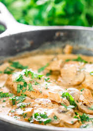 Chicken In White Wine Sauce With Mushrooms Jo Cooks Chicken White Wine Sauce Yummy Dinners White Wine Chicken