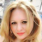 Stacy Sullins's Instagram, Twitter & Facebook