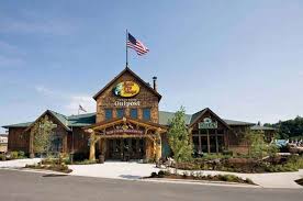 Pretty cool its huge with live animals and little museums. Bass Pro Shops An Ozarks Success Story Thousandhills Com