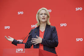 Jetzt klicken und bei frankfurter neue presse lesen! Spitzenpolitikerin Manuela Schwesig Gibt Spd Vorsitz Ab Nzz