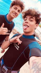 Juanpa zurita is a mexican youtuber, social media influencer, actor, and model born in mexico city, mexico on march 29, 1996. Juanpa Zurita Scuba Diverzzzz Pronto Sebastian Villalobos Facebook