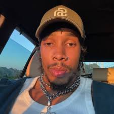 Demetrius Moore (@demetriusmoore4)